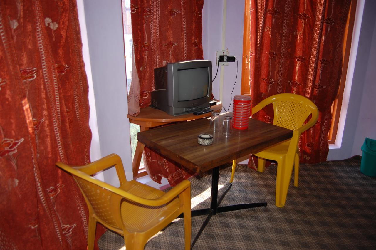 New Relax Inn, Pahalgam, 2 Km From Lidder Valley Esterno foto