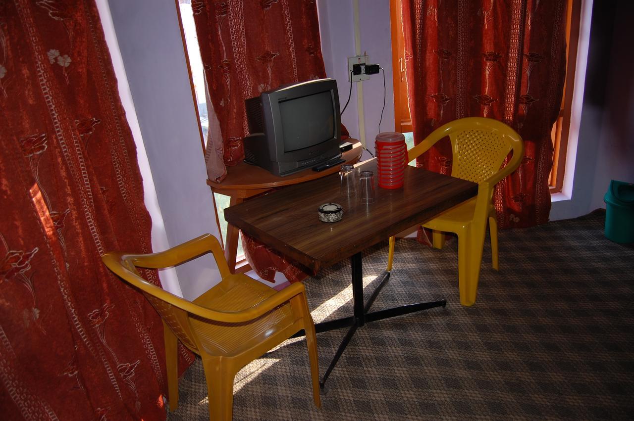 New Relax Inn, Pahalgam, 2 Km From Lidder Valley Esterno foto